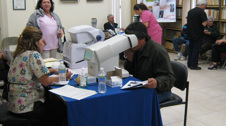 PHOTO: Eye exam with Ventanillas de Salud