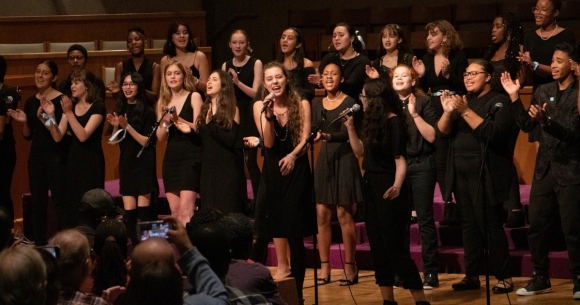 A chorus sings at the 2018 Voces Fuertes Concert