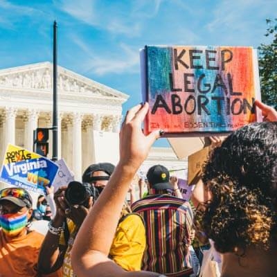 La decisión de la Corte Suprema sobre el aborto viola los derechos fundamentales de las mujeres a la salud y aumenta las desigualdades