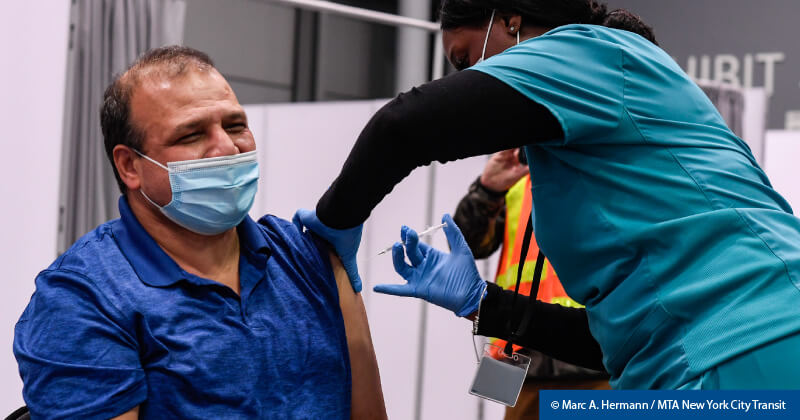 Protección de nuestras comunidades: estado actual de las vacunas COVID-19 y estrategias para combatir la desinformación sobre la salud